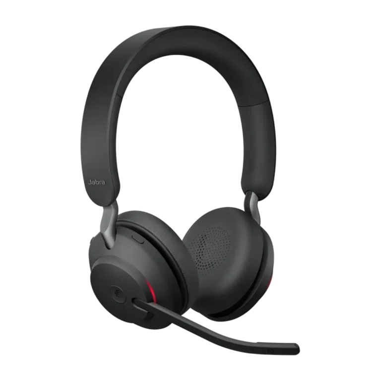 Evolve2 65 Casque Sans Fil Jabra youshop algerie (2) Vue de trois quarts face du casque Jabra Evolve2 65 avec microphone et adaptateur USB