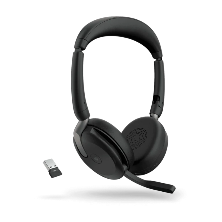 Evolve2 65 Flex Casque Sans Fil Jabra youshop algerie (3) Vue de trois quarts face du Jabra Evolve2 65 Flex avec micro perche et adaptateur USB