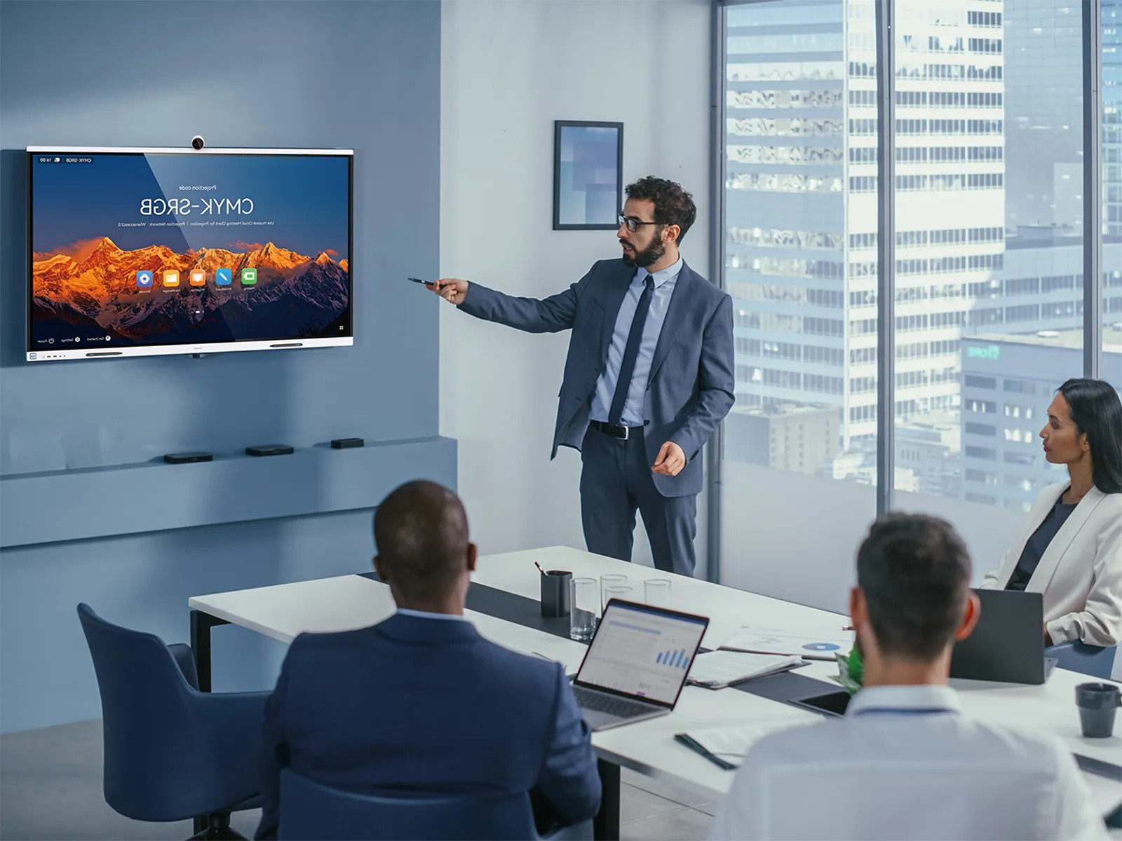 Huawei IdeaHub B3 en salle de réunion