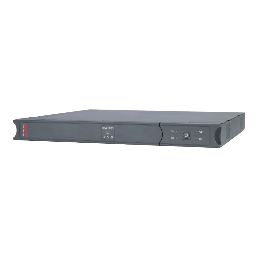 APC Smart-UPS SC 450VA Rack 1U - Vue 3/4 avant gauche APC Smart-UPS SC 450VA SC450RMI1U, format rack 1U gris anthracite, vue 3/4 avant gauche, logo APC rouge, écran SC 450, bouton d'alimentation et voyants LED